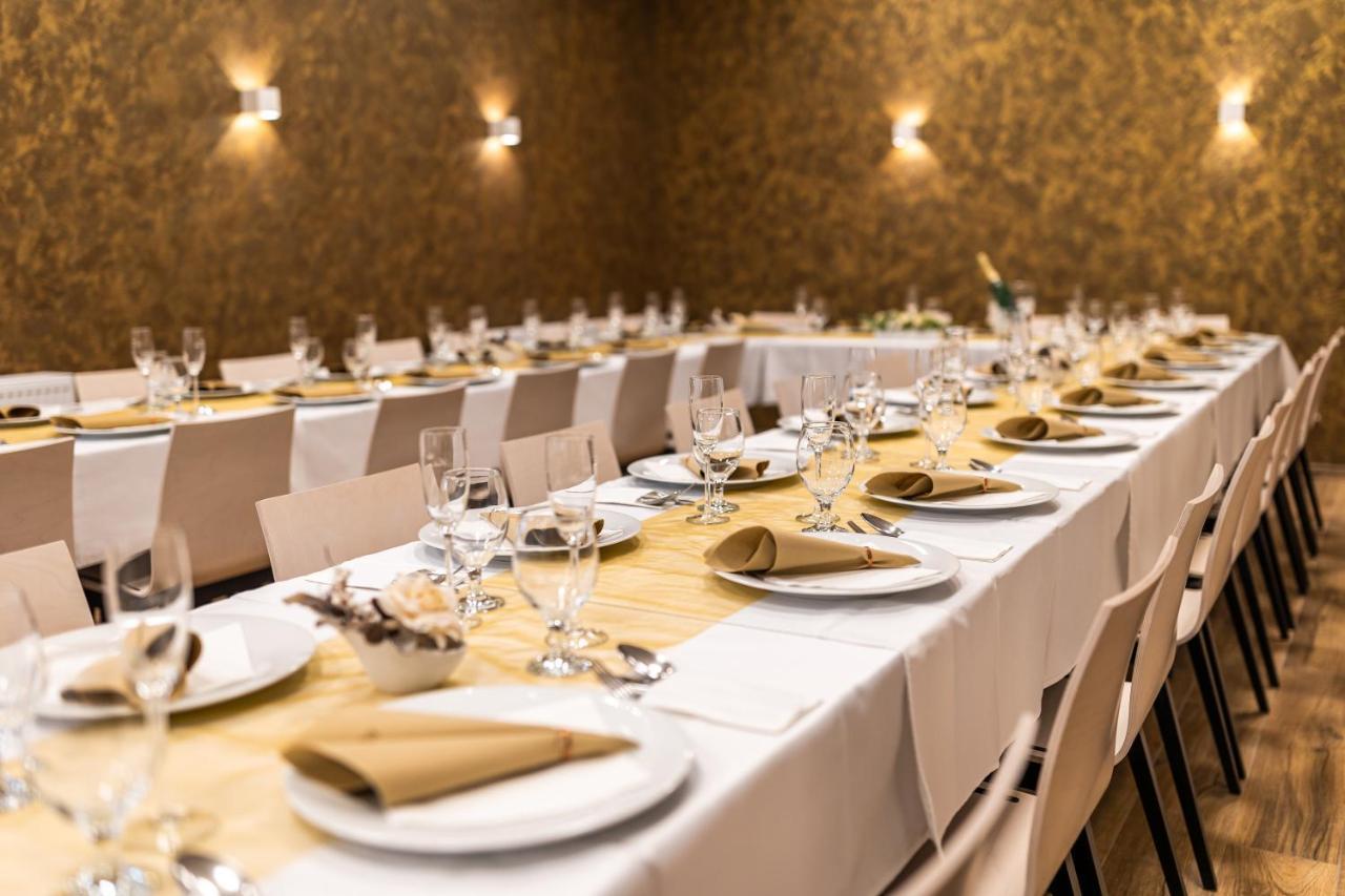 Hotel Jordanek Opocno Ngoại thất bức ảnh