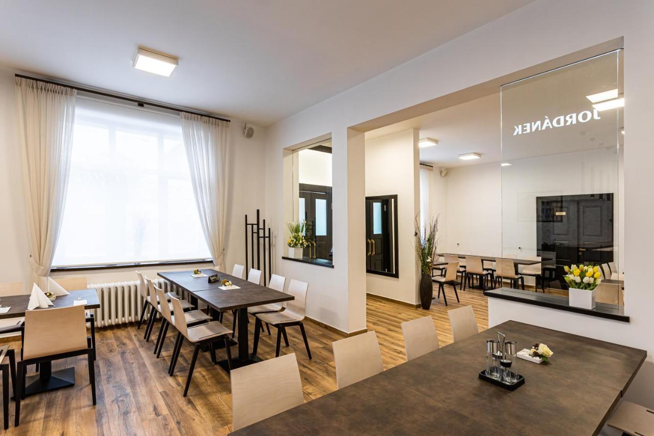 Hotel Jordanek Opocno Ngoại thất bức ảnh