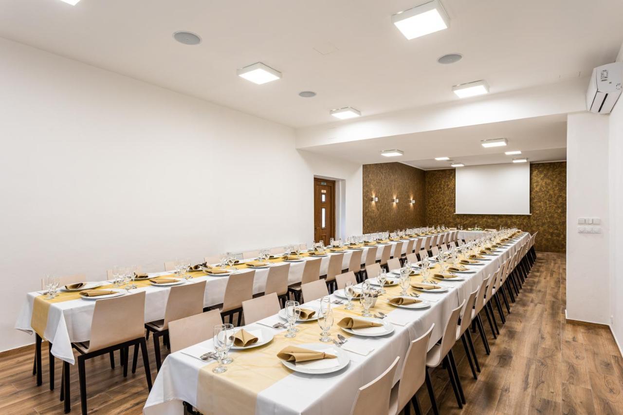 Hotel Jordanek Opocno Ngoại thất bức ảnh