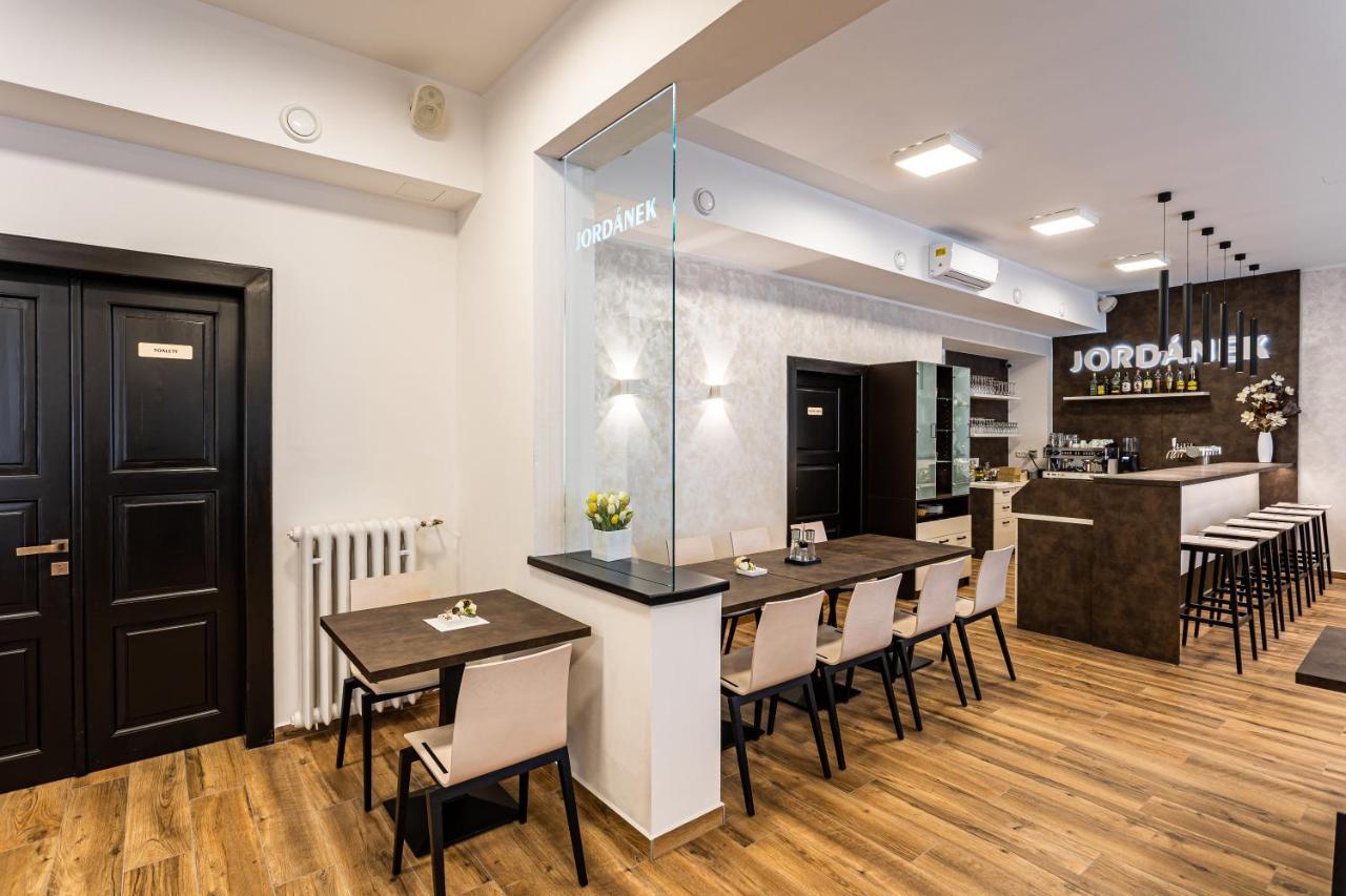 Hotel Jordanek Opocno Ngoại thất bức ảnh