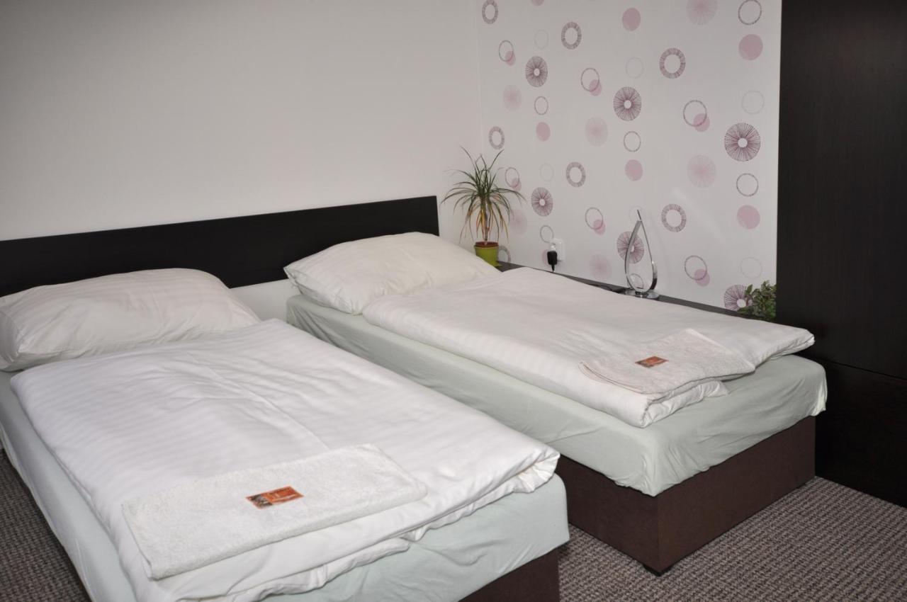 Hotel Jordanek Opocno Ngoại thất bức ảnh