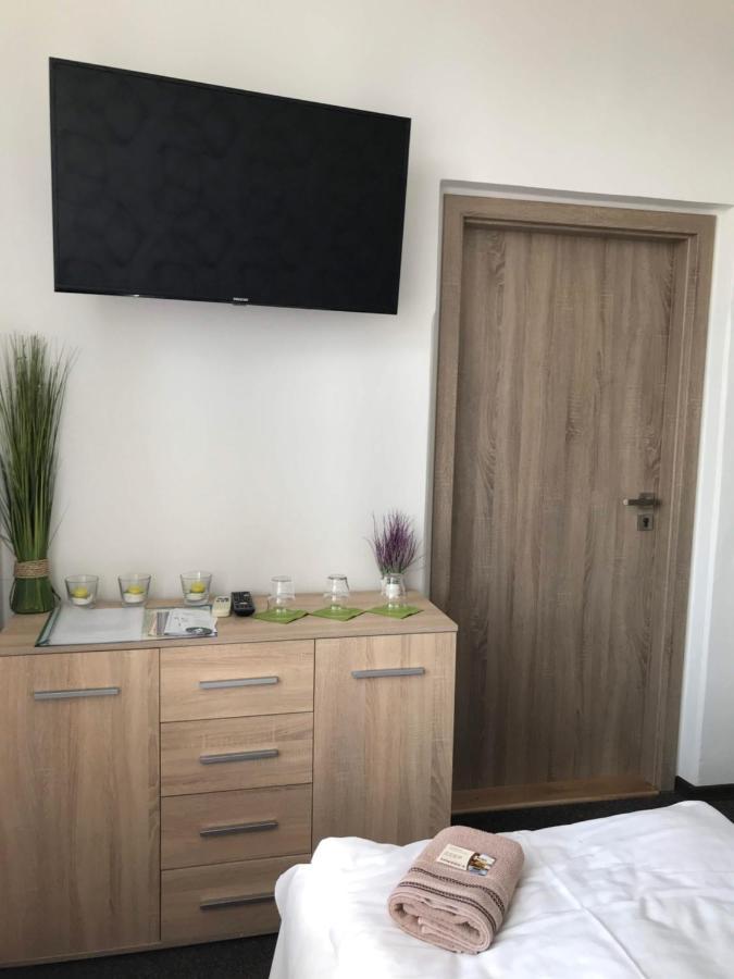 Hotel Jordanek Opocno Ngoại thất bức ảnh