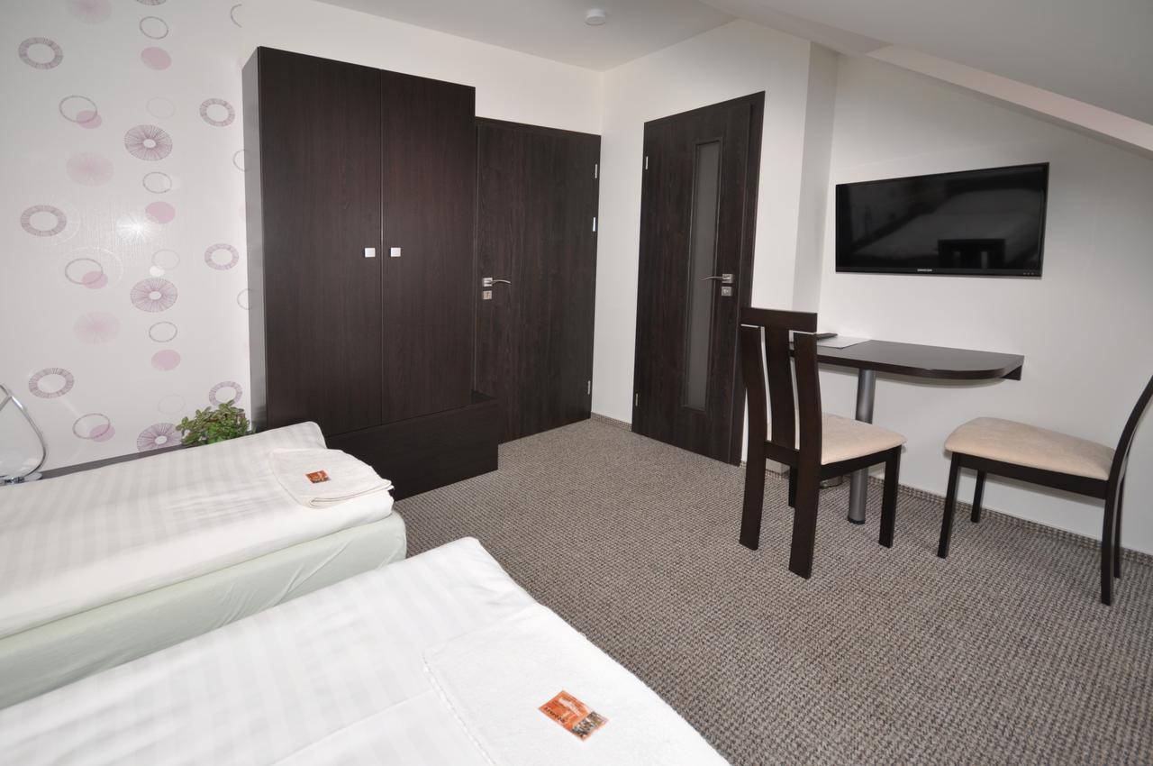 Hotel Jordanek Opocno Ngoại thất bức ảnh