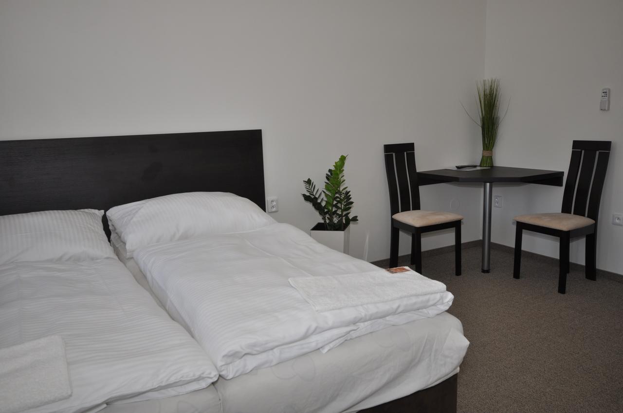 Hotel Jordanek Opocno Ngoại thất bức ảnh
