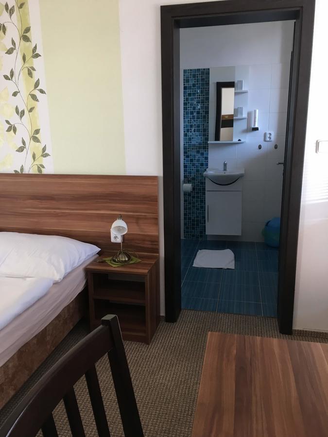 Hotel Jordanek Opocno Ngoại thất bức ảnh