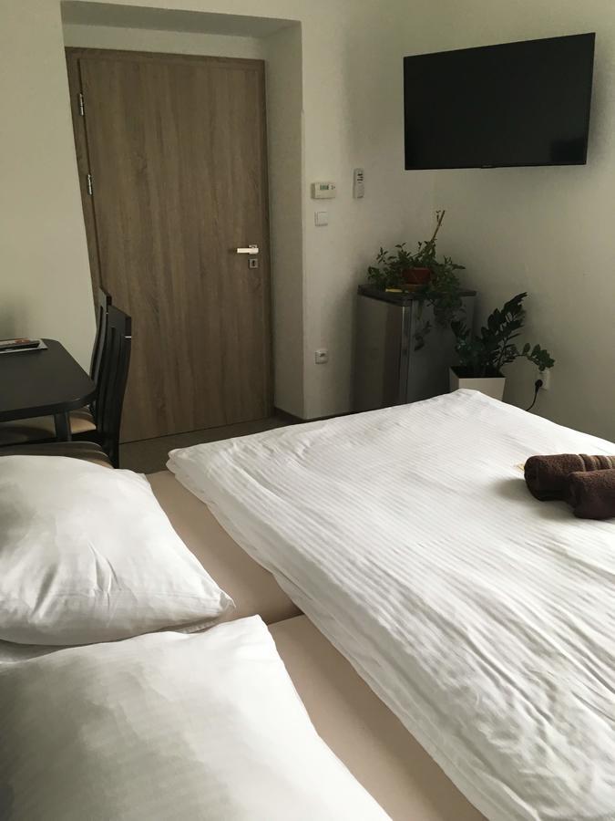 Hotel Jordanek Opocno Ngoại thất bức ảnh