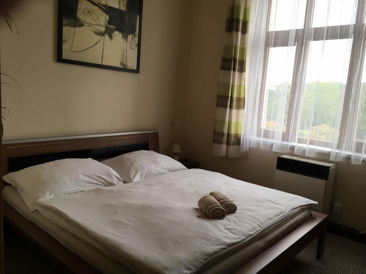 Hotel Jordanek Opocno Ngoại thất bức ảnh